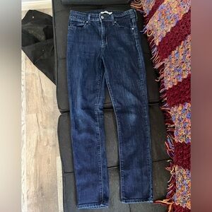 Levies 721 high rise skinny jeans size 29